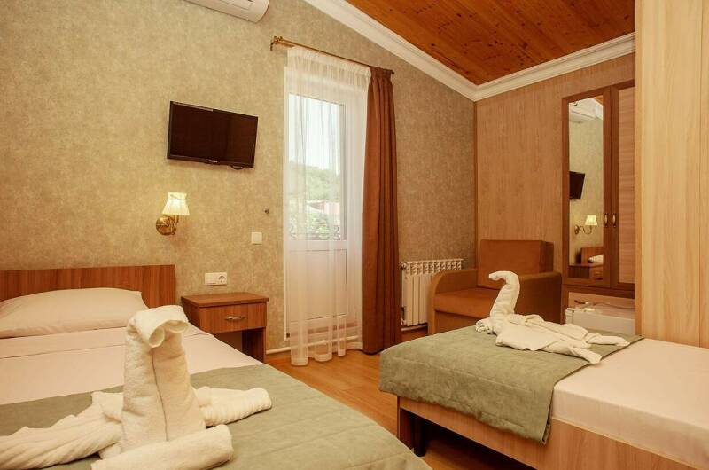 2-х местный «Люкс» с доп. местом и с балконом