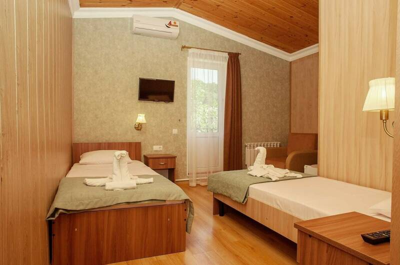 2-х местный с доп. местом и с балконом