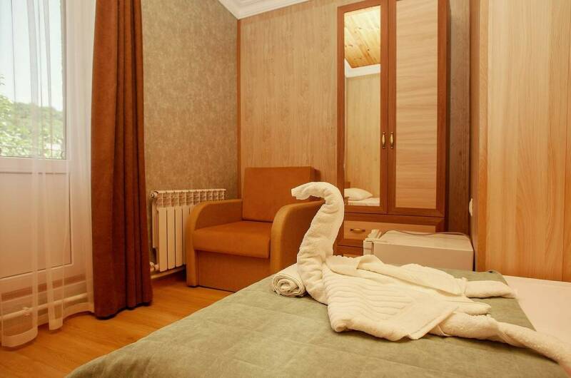 2-х местный с доп. местом и с балконом