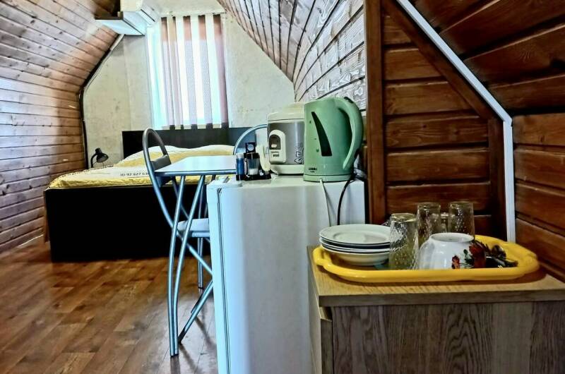 «Стандартный номер на 4-м этаже (мансарда)»