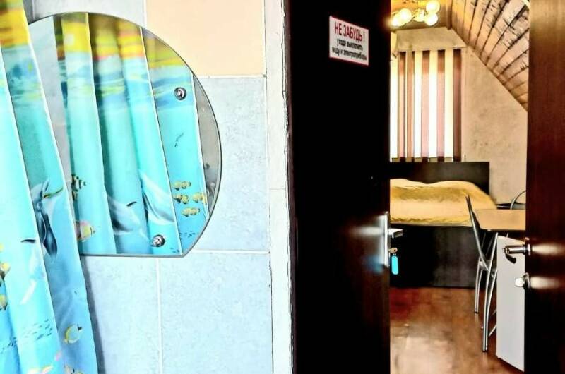 «Стандартный номер на 4-м этаже (мансарда)»