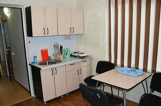 Комфортный 4-х местный 2-комнатн. номер на 2-м эт