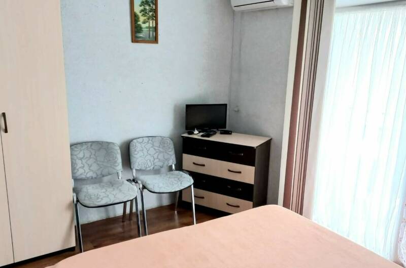 Комфортный 4-х местный 2-комнатн. номер на 2-м эт