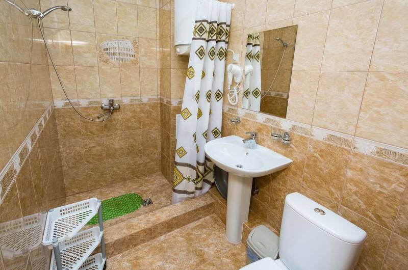 Двухместный «Люкс» с балконом и доп. местами