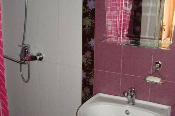 3-х местный номер эконом с санузлом на этаже