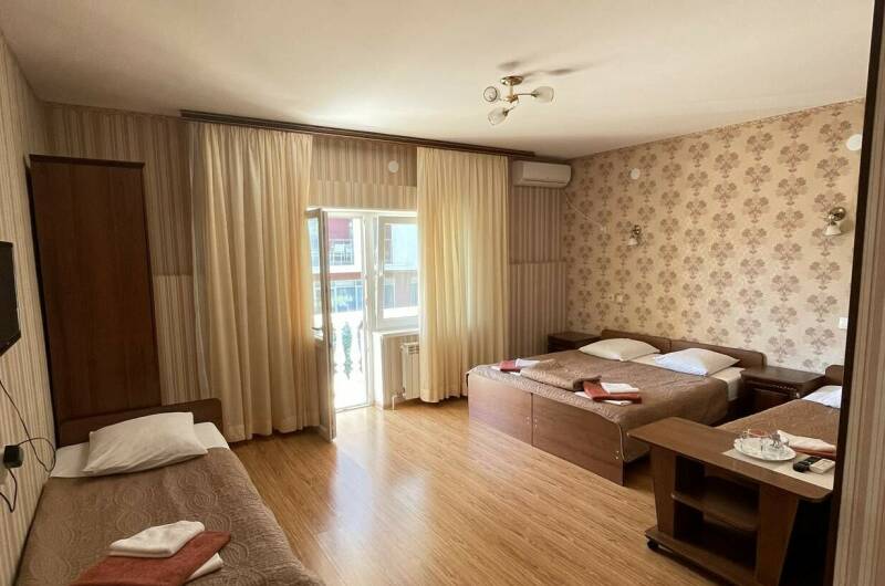 Четырехместный номер c удобствами