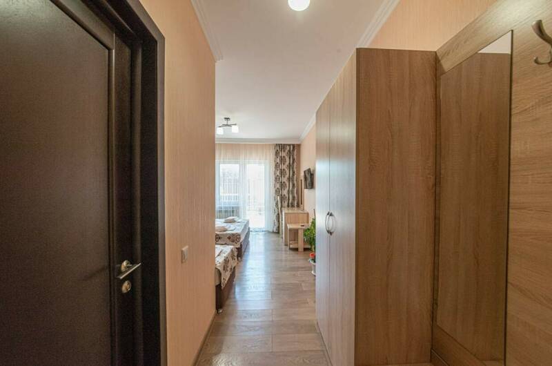 Стандарт трехместный с балконом 2 корпус