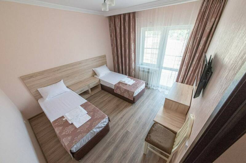 Люкс двухкомнатный 4-х местный 2 корпус