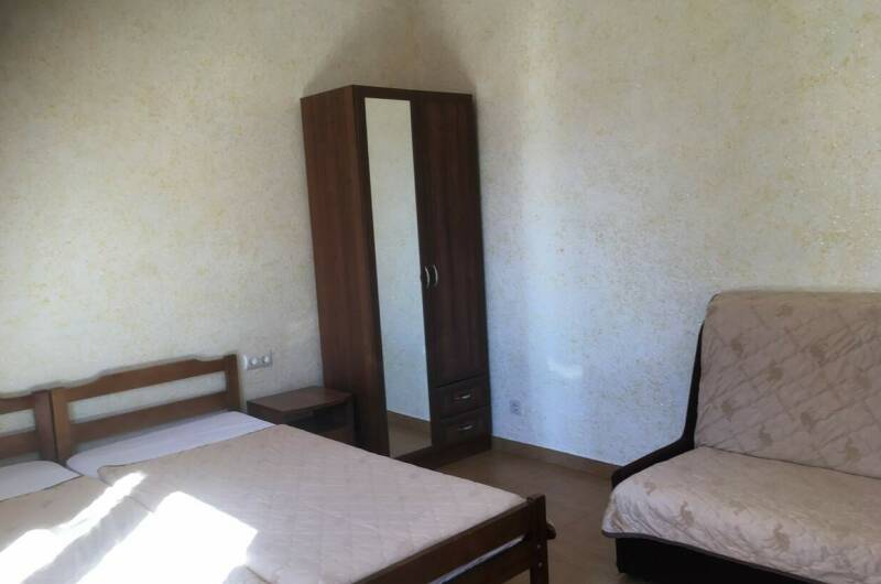 Номер с 2 кроватями и раскладным диваном