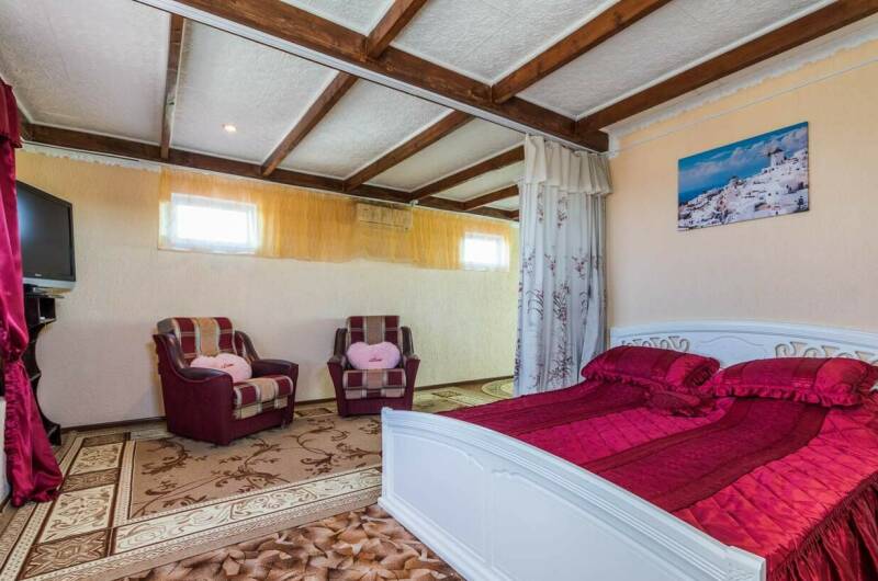 Студия с кухней