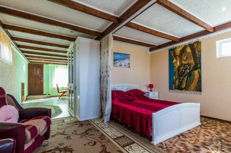 Студия с кухней