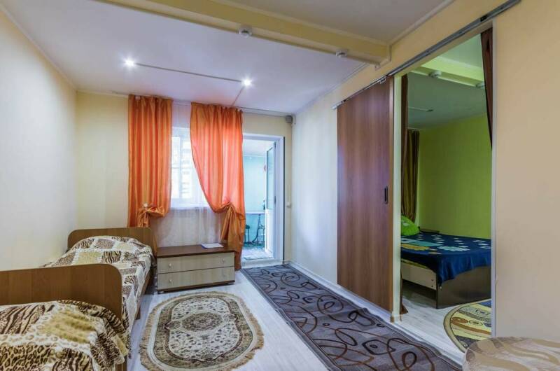 Двухкомнатный номер первый этаж с кухней