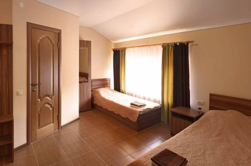 Трехместный с балконом