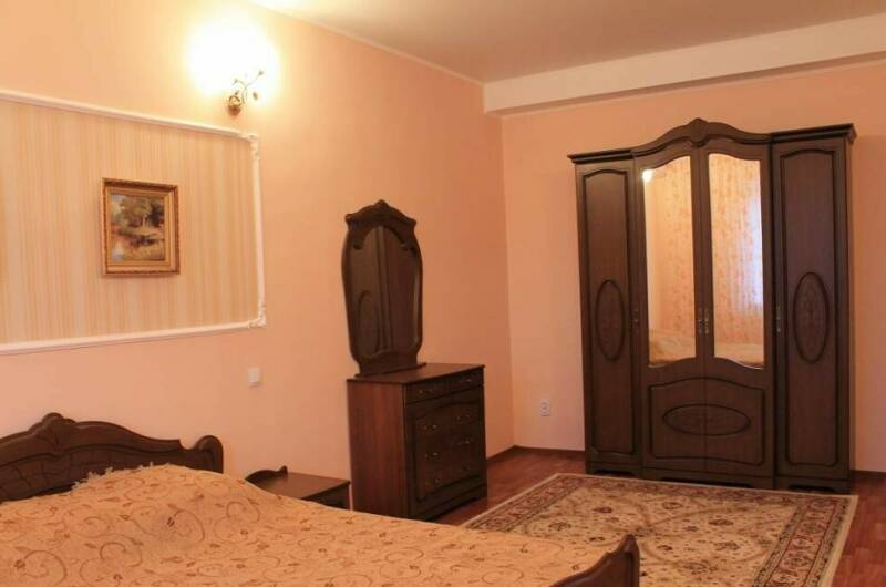 Двухкомнатный номер «Люкс» с двумя доп местами