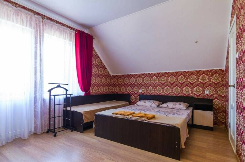 4-х местный номер с балконом с видом на море