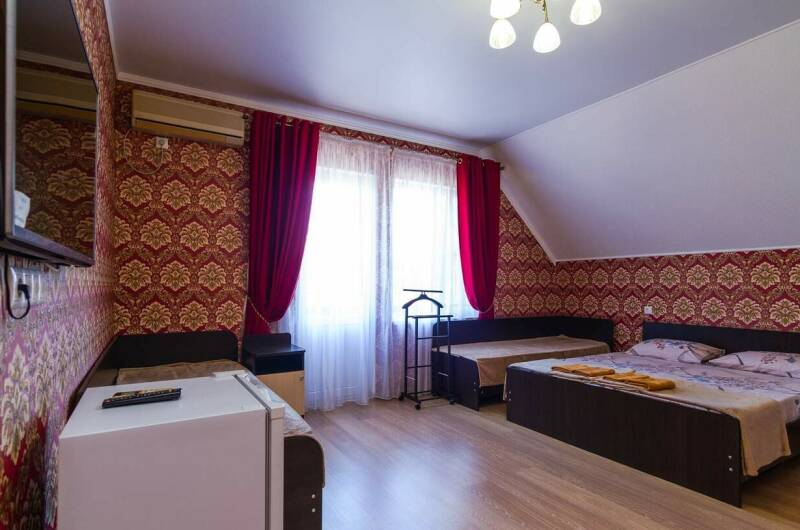 4-х местный номер с балконом с видом на море