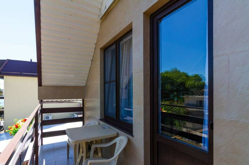 4-х местный номер с балконом с видом на море