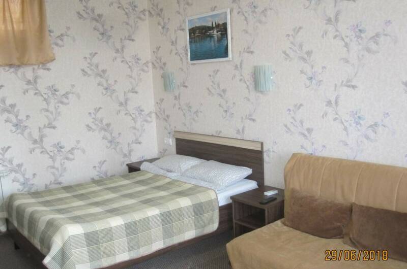 Комната для большой семьи с балконом