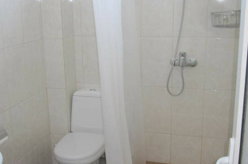 Комната для большой семьи с балконом