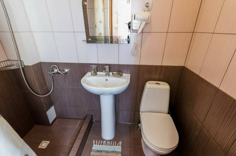 4-х местный с удобствами № 7 -27м2