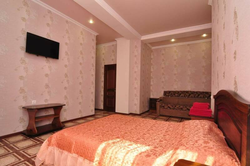 Пятиместный 2х-комнатный с балконом и кухней