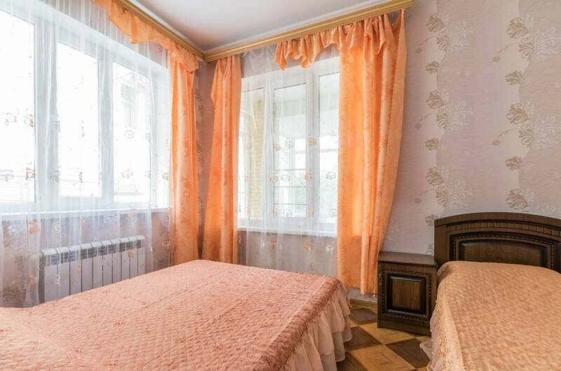 Пятиместный 2-х комнатный номер на первом этаже