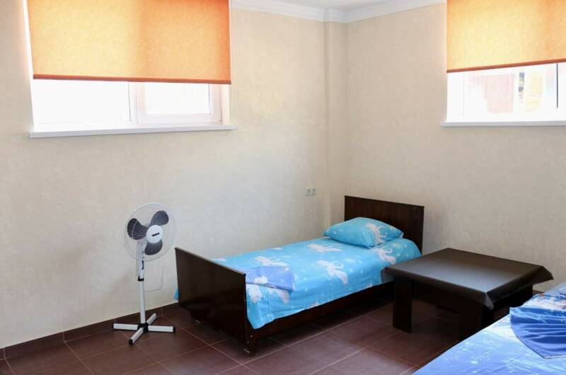 Трёхместный эконом. комната-02