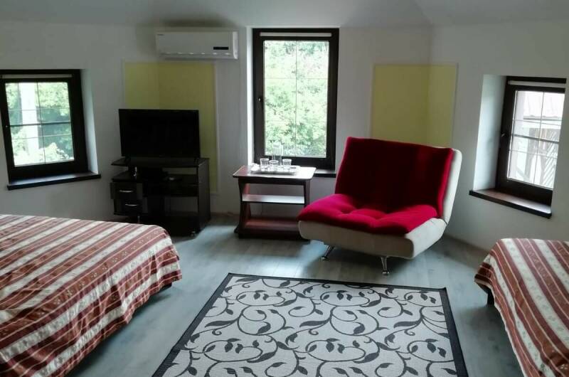 «Комфорт» трехместный