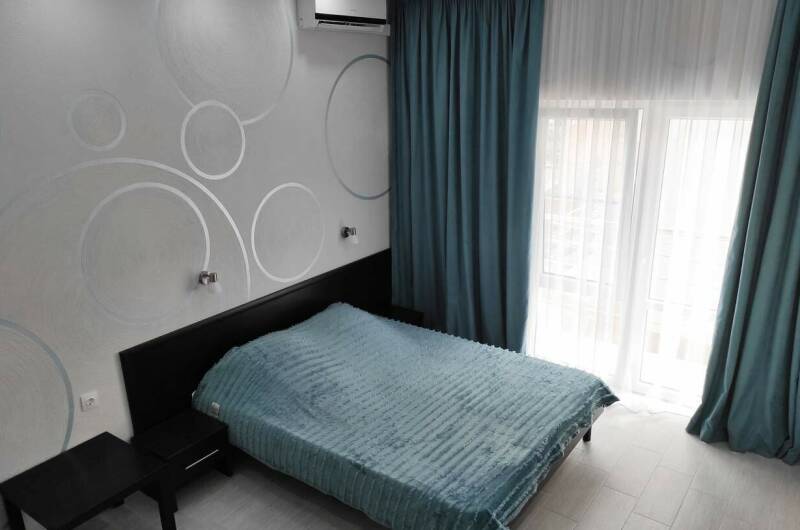 Комната на 2−3 человека с балконом