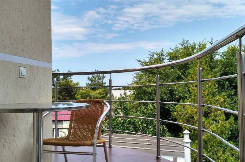 Комната на 2−4 человека с балконом