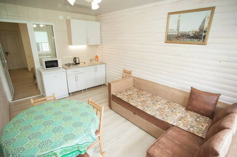 Семейный 2-х комн. номер с кухней (2 этаж)