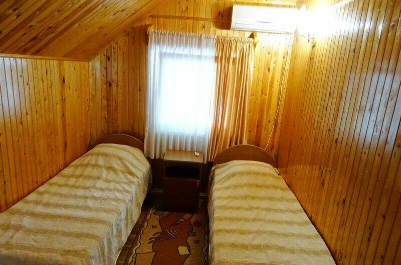 Двухкомнатный номер 4-х местный с кухней (2 этаж)