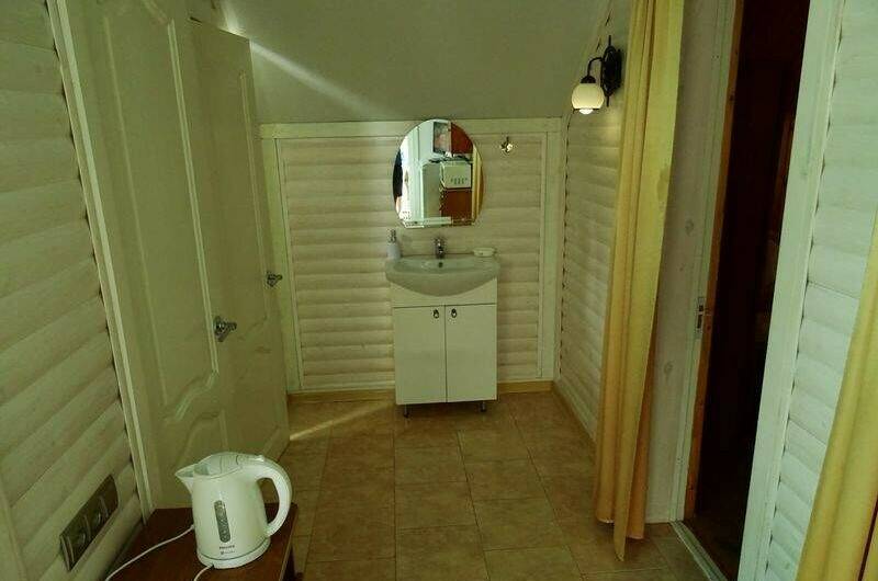 Двухкомнатный номер 4-х местный с кухней (2 этаж)