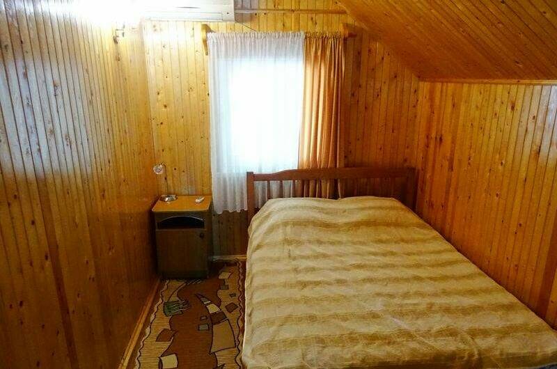 Двухкомнатный номер 4-х местный с кухней (2 этаж)