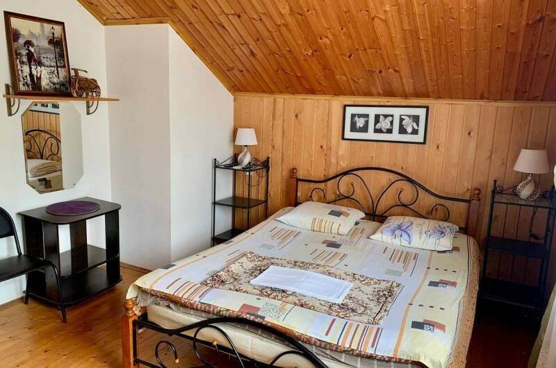 Эконом (2−4 места)