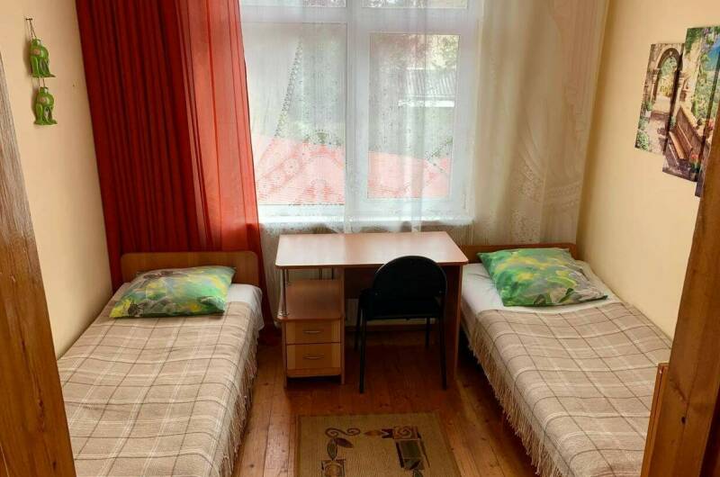 Эконом (2−4 места)