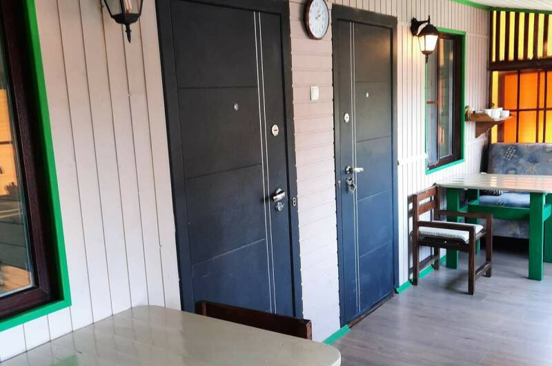 Блок из двух отдельных номеров