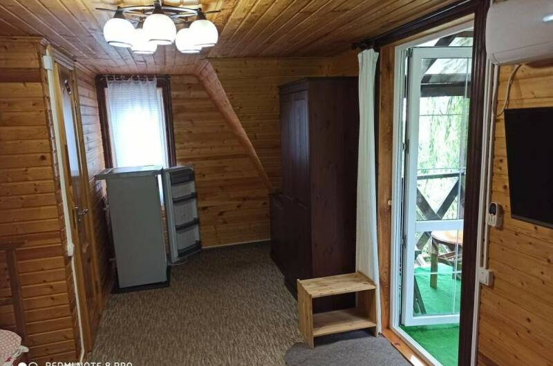 Трехместный «Комфорт» с балконом в срубе