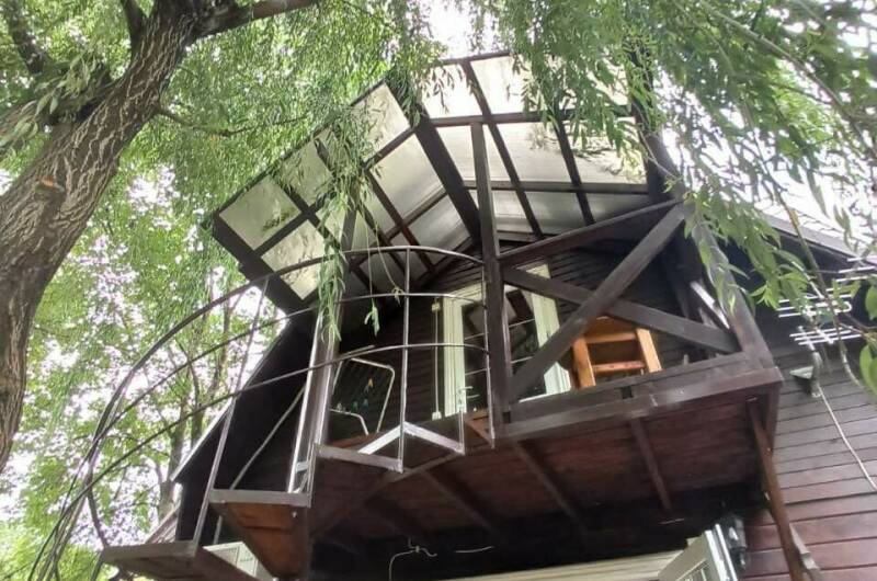 Трехместный «Комфорт» с балконом в срубе