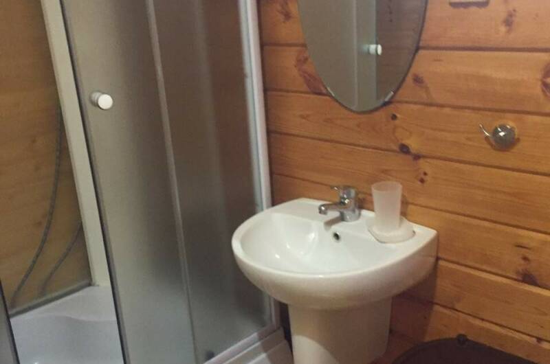 Трехместный «стандарт» в деревянном срубе срубе