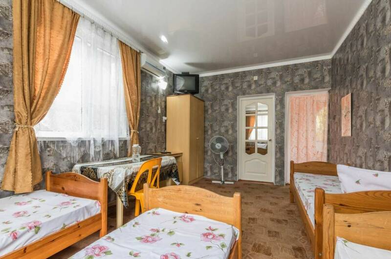 Номер на 4-х человек (2-й этаж)