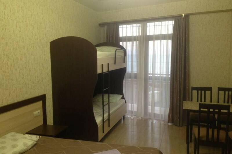 4-х местный номер с балконом и видом на море