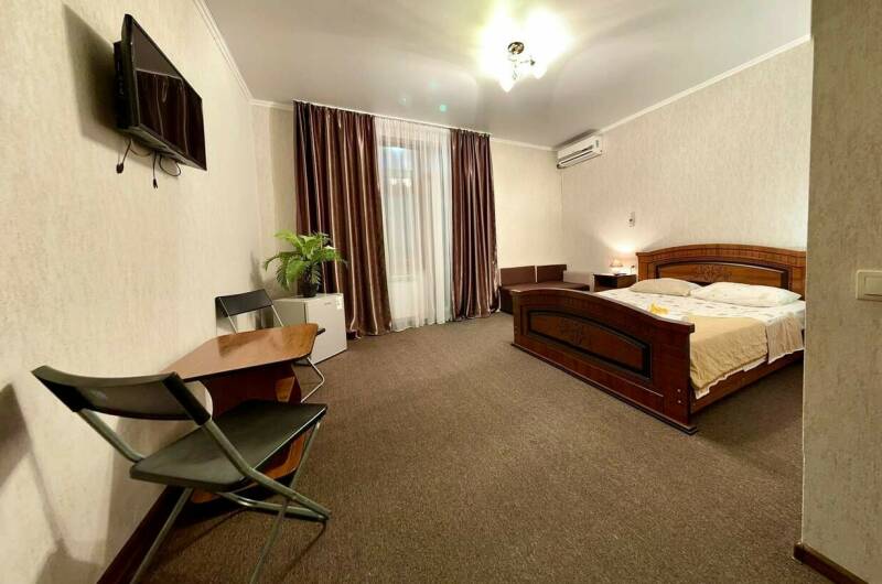 3-х местный номер «Комфорт» с видом на сад