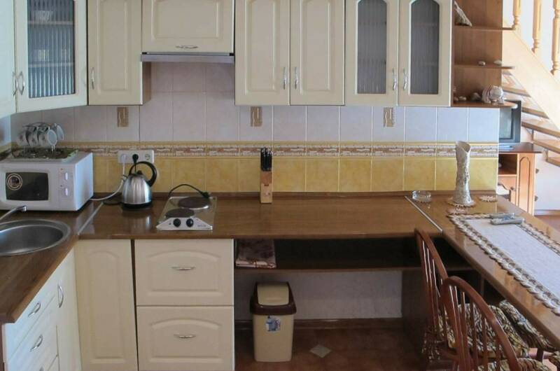 Двухуровневые апартаменты с видом на море (35−3БК)