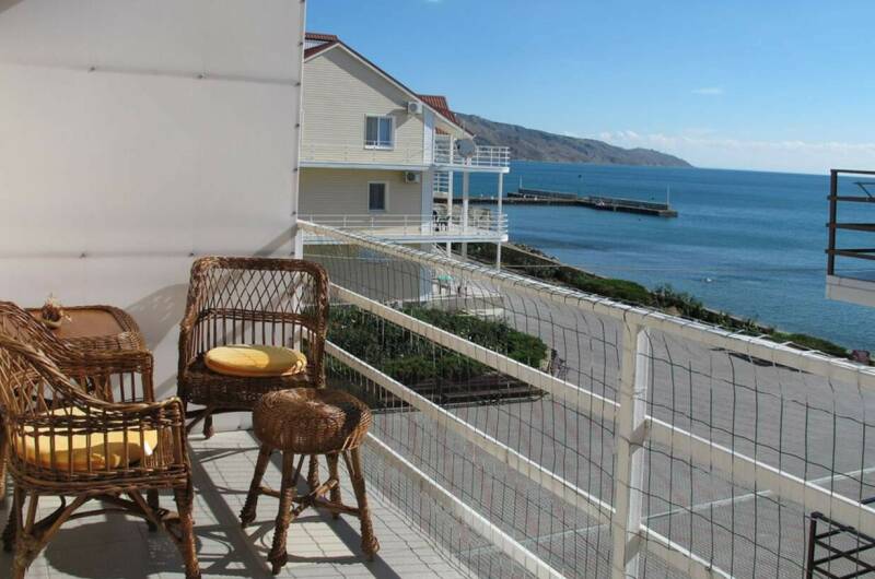 Двухуровневые апартаменты с видом на море (35−3БК)