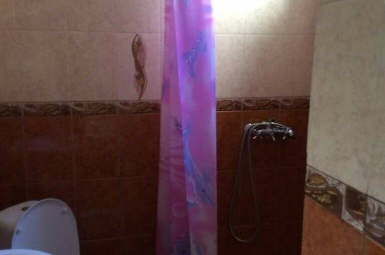 Смежный 5-ти местный номер с удобствами