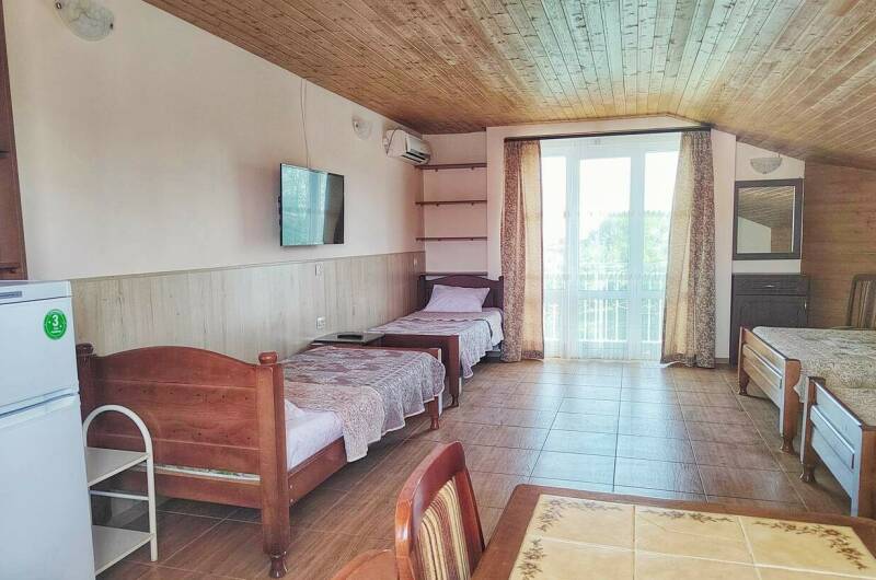 Комната на 5 человек с террасой