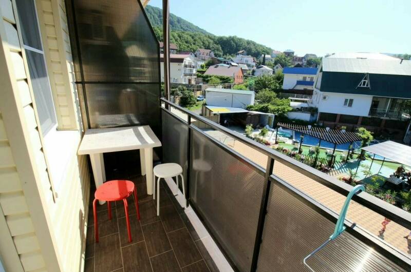 3-х мест. номер. Вид во двор (лес)