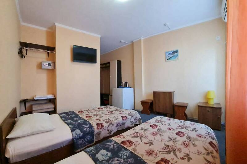 2-х местный с мини-кухней (в теневую сторону)