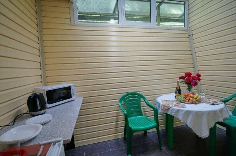 3-х местный с мини-кухней (в теневую сторону)